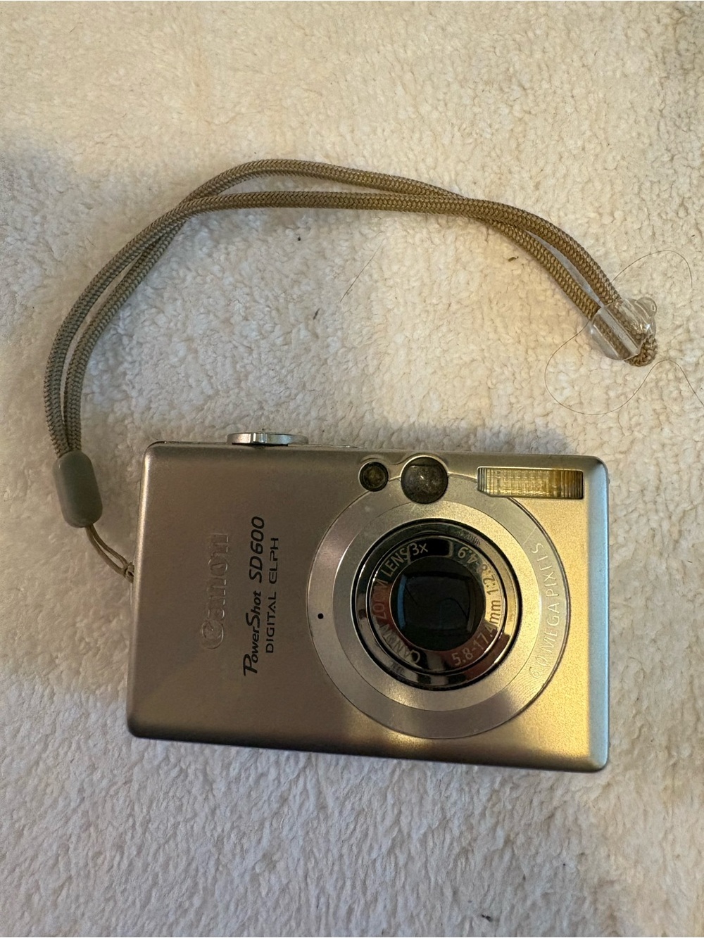 Canon PowerShot SD600 Digital ELPH Camera With Battery, Charger NO SD card